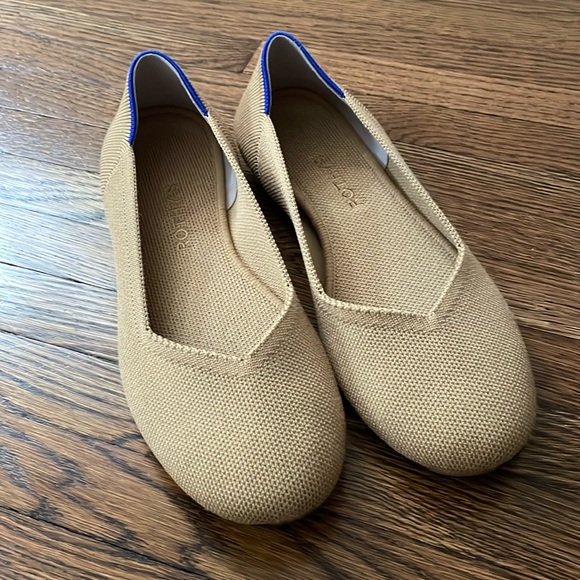 Rothys Camel Round Toe Flat - Picture 1 of 6